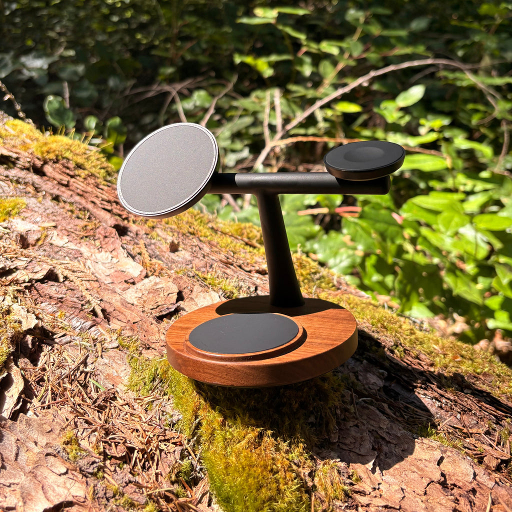 ZenStand 3-in-1 MagSafe-kompatibler kabelloser Ladeständer aus Holz